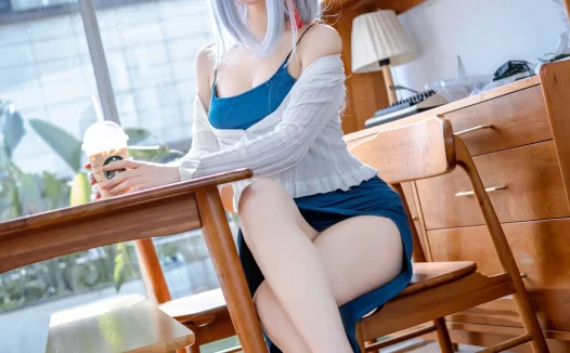 Quan冉有点饿资源下载图包全集，潜入视频与小春日和装扮全收录