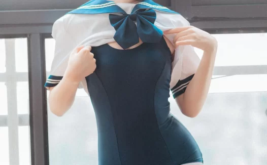 面饼仙儿套图与睡衣写真合集，兔女郎与柴郡角色的多重魅力