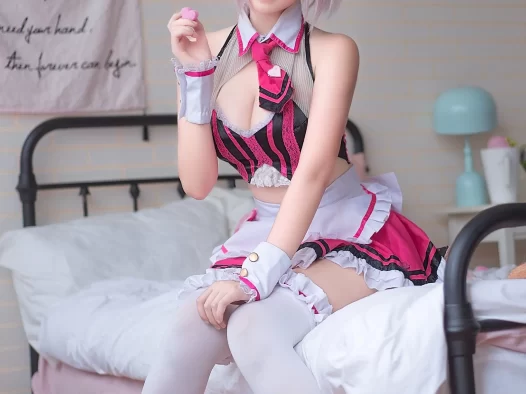 菌烨tako最新写真全集,母猪图片与八重神子泳装精彩合集